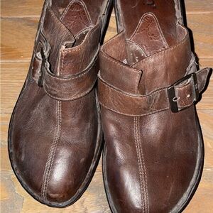 Women’s Born Brown Leather Shoes